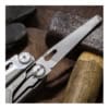 Multitool Yukon grey Black Eagle sfeerfoto vijl