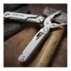 Multitool-Yukon-Black-Eagle-sfeerfoto-knijptang Multitool Yukon grey Black Eagle sfeerfoto knijptang