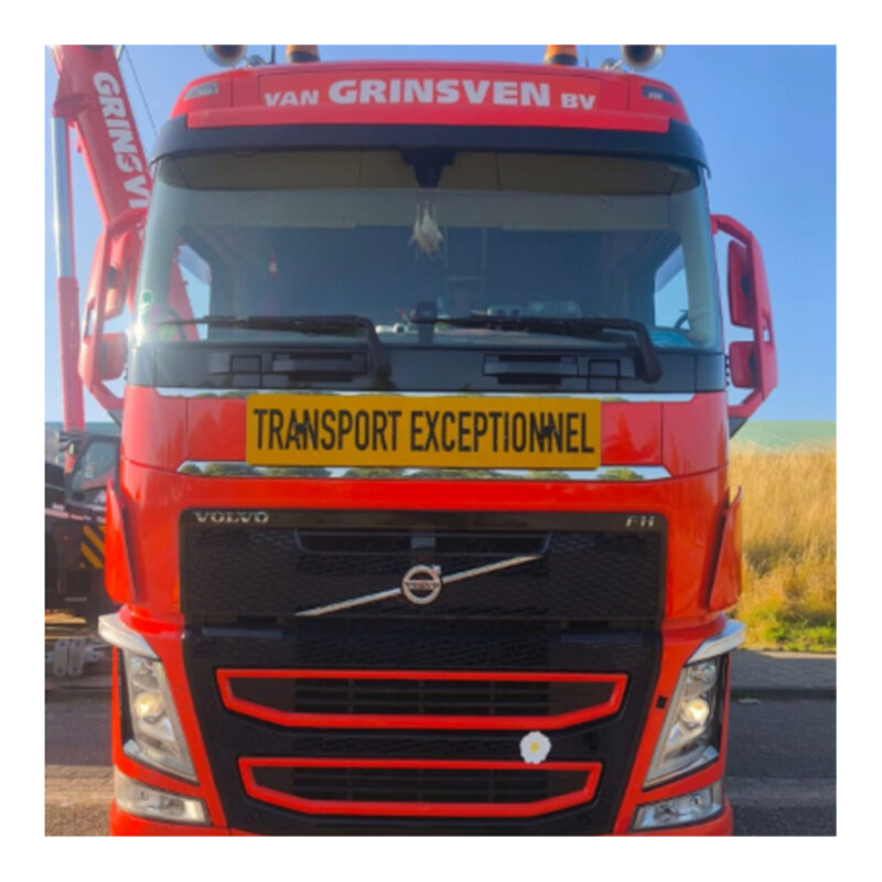 Voertuiganjer op vrachtwagen